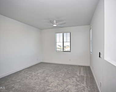 773 W Lark Drive - Photo Thumbnail 16