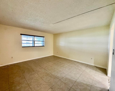 6507 Winfield Boulevard - Photo Thumbnail 5