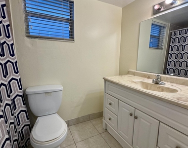 6507 Winfield Boulevard - Photo Thumbnail 4