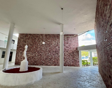 6507 Winfield Boulevard - Photo Thumbnail 10