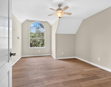 6809 Cedar Ridge Court - Photo Thumbnail 27