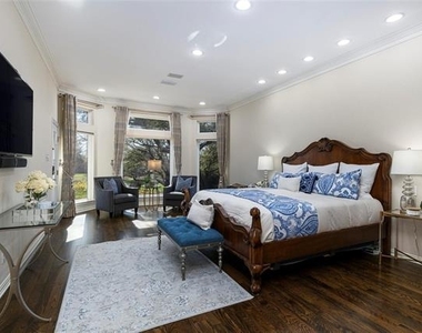 6809 Cedar Ridge Court - Photo Thumbnail 7