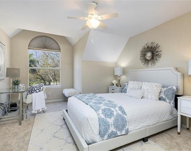 6809 Cedar Ridge Court - Photo Thumbnail 11