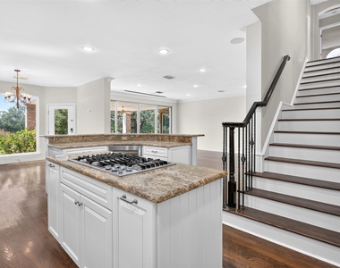 6809 Cedar Ridge Court - Photo Thumbnail 15