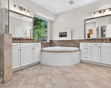 6809 Cedar Ridge Court - Photo Thumbnail 20