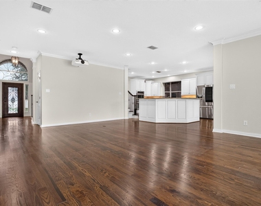 6809 Cedar Ridge Court - Photo Thumbnail 13