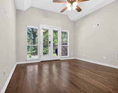 6809 Cedar Ridge Court - Photo Thumbnail 18