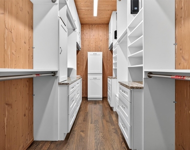 6809 Cedar Ridge Court - Photo Thumbnail 23