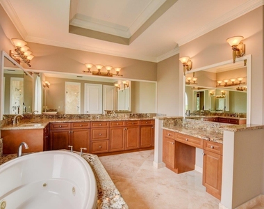 6669 Cobia Circle - Photo Thumbnail 32