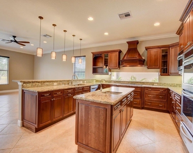 6669 Cobia Circle - Photo Thumbnail 11