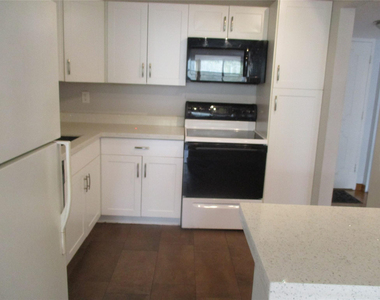 2731 Taft Street - Photo Thumbnail 1