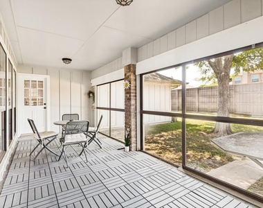 4300 Driftwood Drive - Photo Thumbnail 11