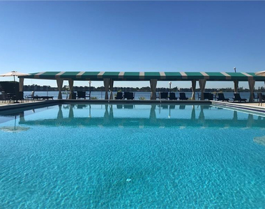 111 Lake Emerald Drive - Photo Thumbnail 20