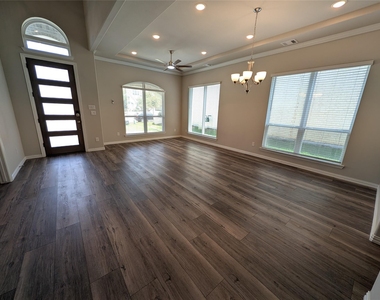 2809 River Bend Place - Photo Thumbnail 5