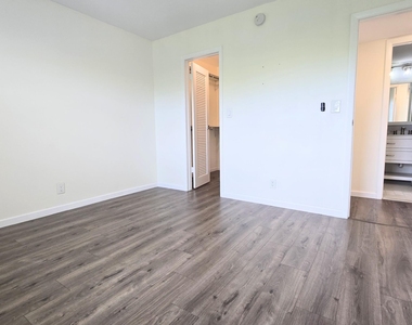 3100 W Rolling Hills Circle - Photo Thumbnail 23