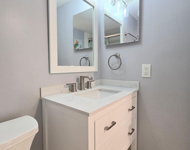 3100 W Rolling Hills Circle - Photo Thumbnail 15