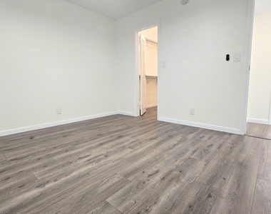 3100 W Rolling Hills Circle - Photo Thumbnail 26