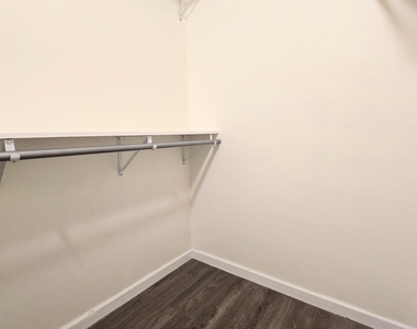3100 W Rolling Hills Circle - Photo Thumbnail 21