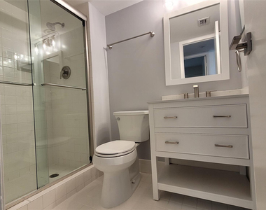 3100 W Rolling Hills Circle - Photo Thumbnail 13