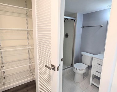 3100 W Rolling Hills Circle - Photo Thumbnail 14