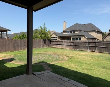 2417 Kingsgate Drive - Photo Thumbnail 38