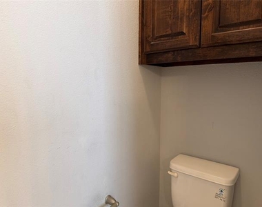 2417 Kingsgate Drive - Photo Thumbnail 20