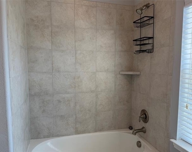 2417 Kingsgate Drive - Photo Thumbnail 30