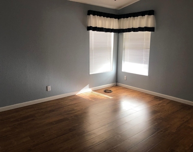 3721 N Florence Boulevard - Photo Thumbnail 6