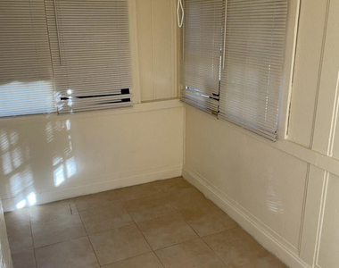 729 S 11th Street - Photo Thumbnail 18