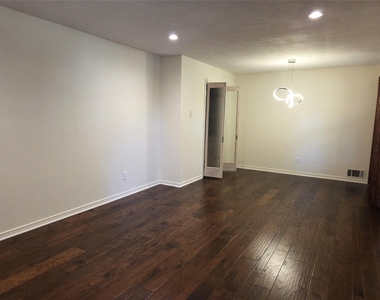 9334 Hunters Creek Drive - Photo Thumbnail 6