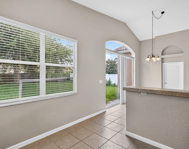 6305 Spring Lake Terrace - Photo Thumbnail 11