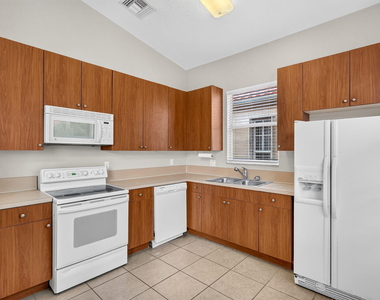 6305 Spring Lake Terrace - Photo Thumbnail 10