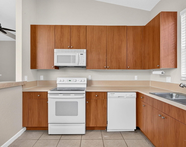 6305 Spring Lake Terrace - Photo Thumbnail 12
