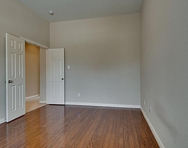 1204 Muscogee Trail - Photo Thumbnail 10