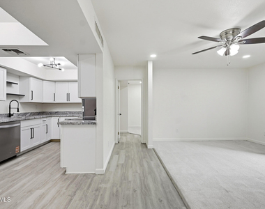 4444 E Paraside Village Parkway - Photo Thumbnail 17