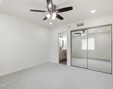 4444 E Paraside Village Parkway - Photo Thumbnail 16