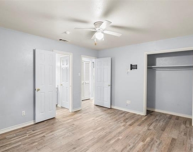 521 Hilltop Drive - Photo Thumbnail 17