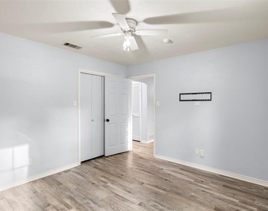 521 Hilltop Drive - Photo Thumbnail 14