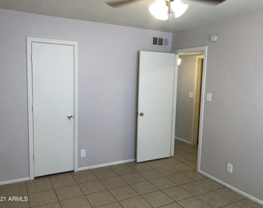 1138 W Dragoon Circle - Photo Thumbnail 6