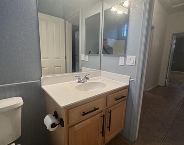 3424 E Vernon Street - Photo Thumbnail 26
