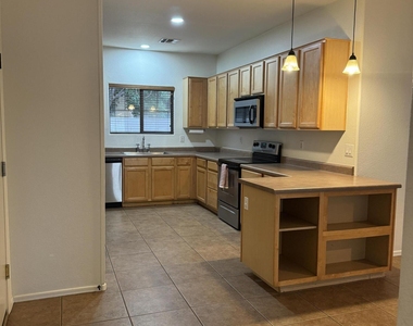 3424 E Vernon Street - Photo Thumbnail 8