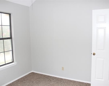 285 Alex Drive - Photo Thumbnail 17