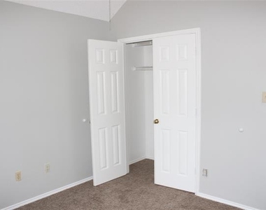 285 Alex Drive - Photo Thumbnail 12