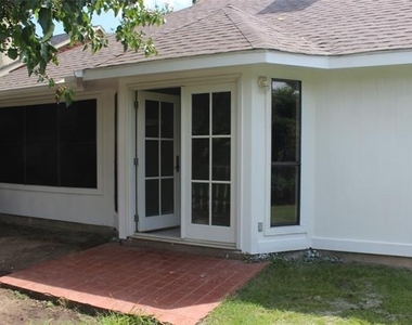 285 Alex Drive - Photo Thumbnail 4