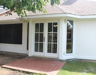 285 Alex Drive - Photo Thumbnail 5