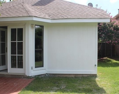 285 Alex Drive - Photo Thumbnail 3