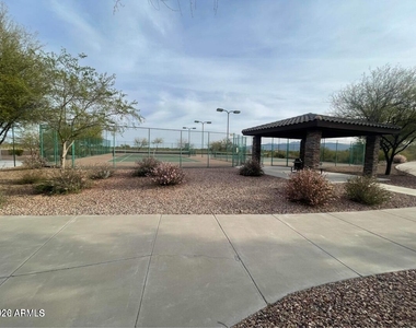30916 W Verde Lane - Photo Thumbnail 32