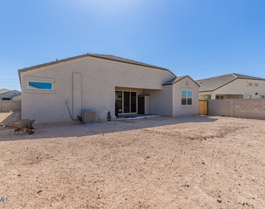 30916 W Verde Lane - Photo Thumbnail 25