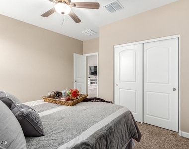 30916 W Verde Lane - Photo Thumbnail 16