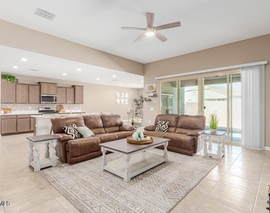 30916 W Verde Lane - Photo Thumbnail 3